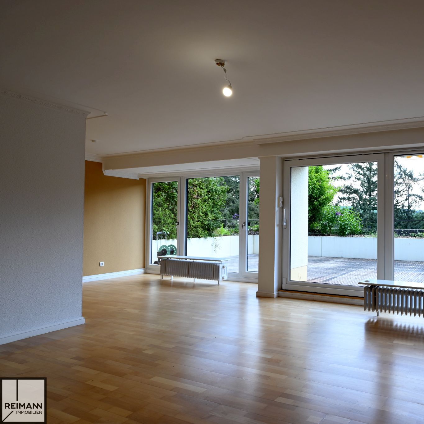 Elegantes Terrassenhaus mit
Garage in Oberlahnstein